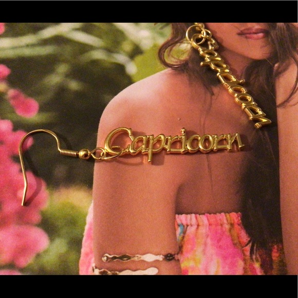 Capricorn 18k gold earrings astrology horoscope - Picture 2 of 3